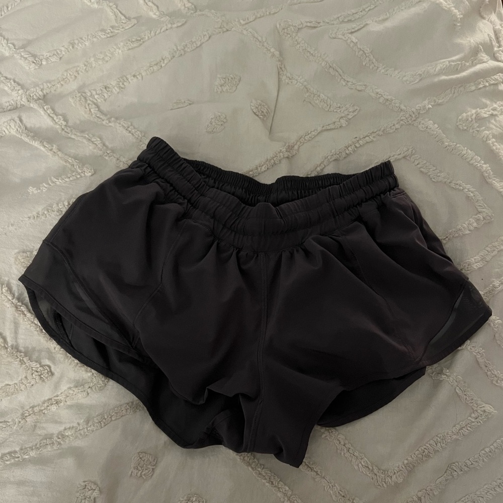Lululemon Hotty Hot short 2.5in